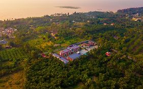 Treat Beach Resort